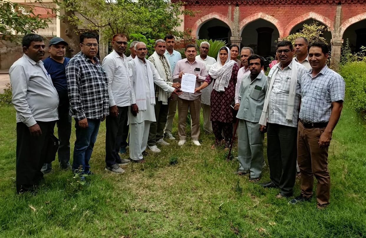 Coordination committee submitted a memorandum to the DEO office