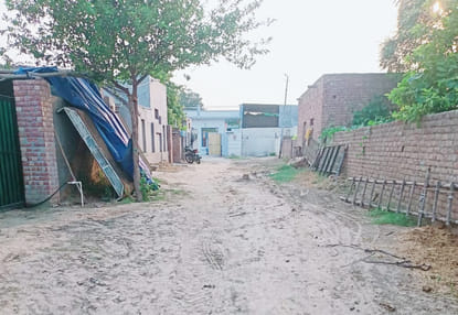There is no street light or clean water in Model Town and Saini Colony, even the parks are not safe for children