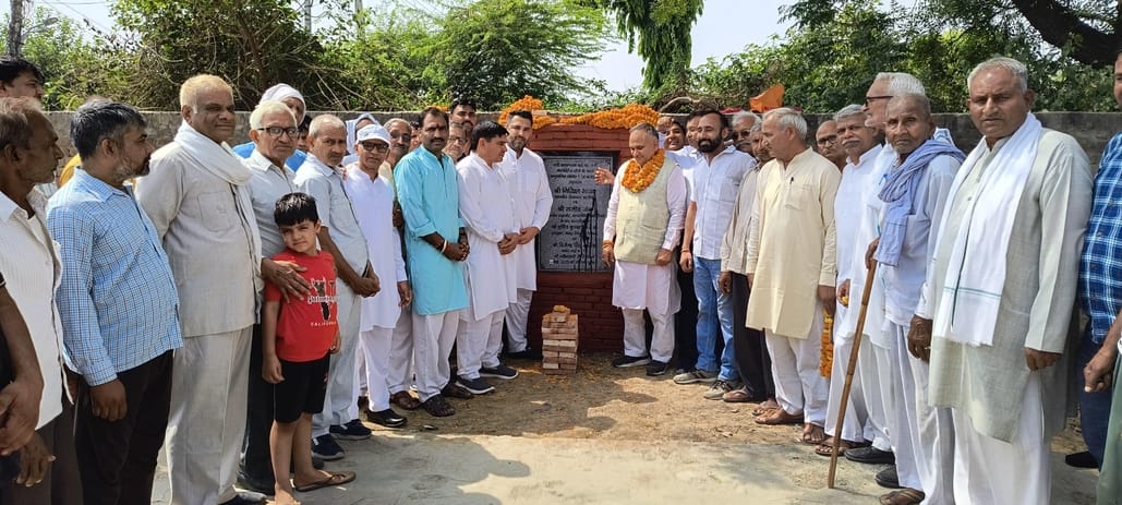 Lanes paved in Mayur Vihar and Garhi Brahmanan with Rs 2 crores