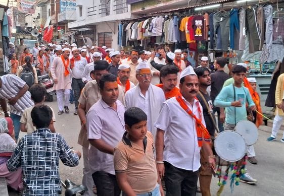 Lord Parshuram's procession was taken out with great pomp in Ujhani