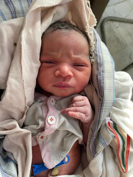 Humanity is ashamed... When the fifth child was a daughter, she was thrown into the bushes; the parents said they are unable to raise the children.