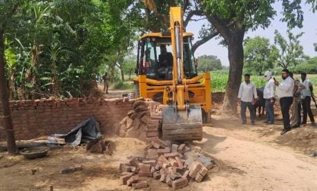 The administration removed encroachment from the Chak Marg