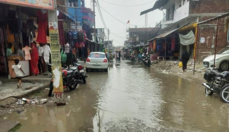 Storm and rain wreak havoc, child dies due to lightning, youth injured by tin shed