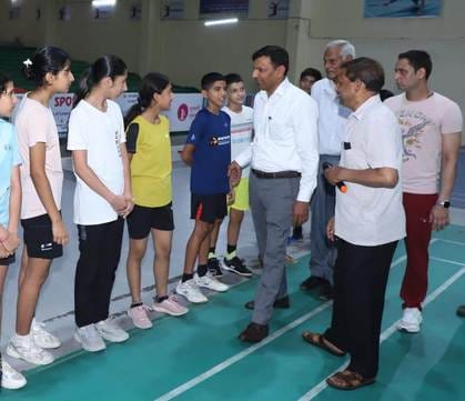 Players performed brilliantly in district level open badminton competition