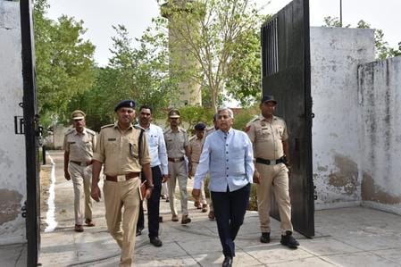 Haryana Lokayukta Justice Haripal Verma inspected the district jail