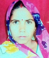 Car hits tempo, woman dies