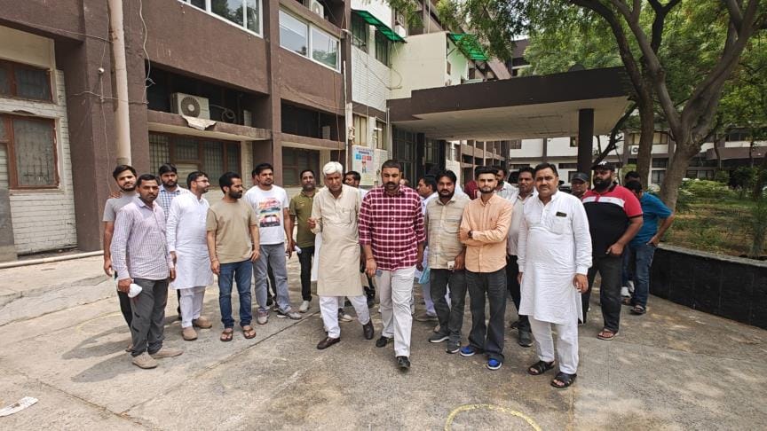 The sarpanch came out in support of the accused of plotting the robbery