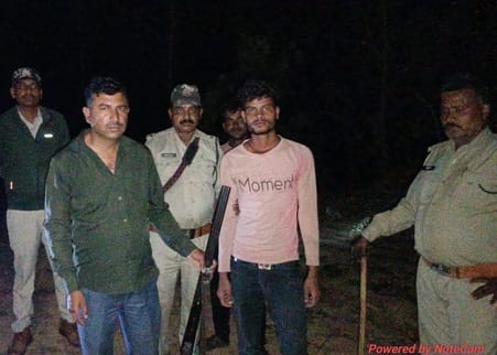 Hunter arrested before hunting