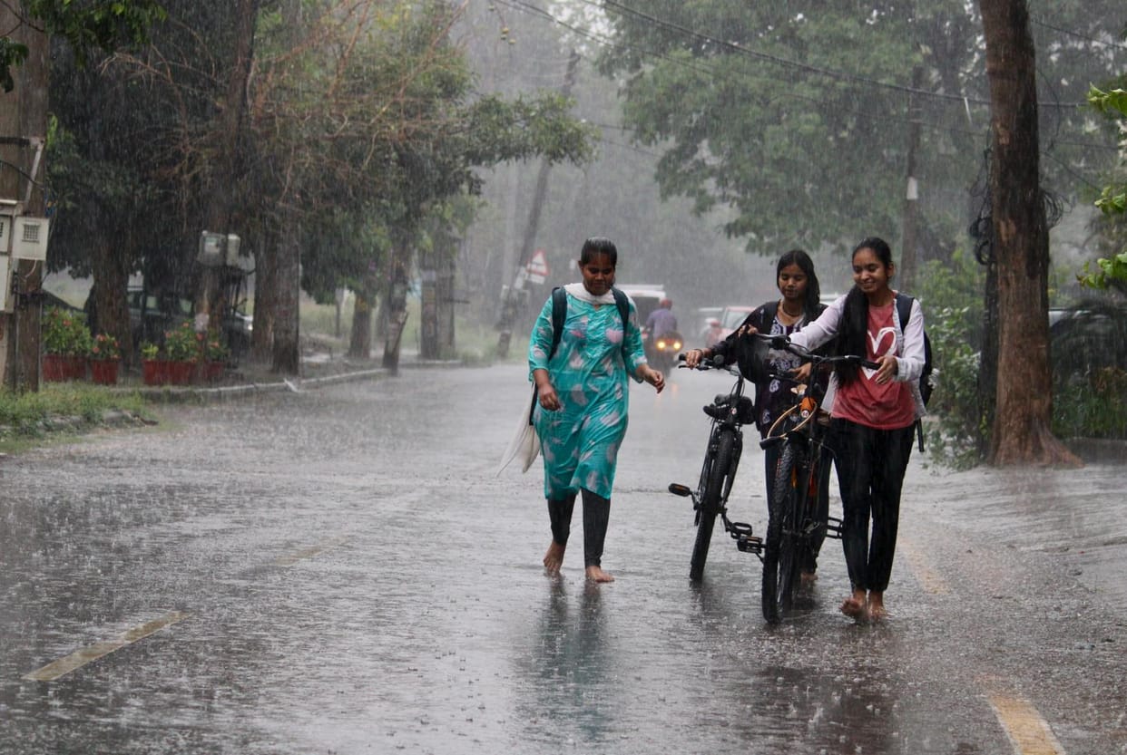 One hour of rain, roads flooded