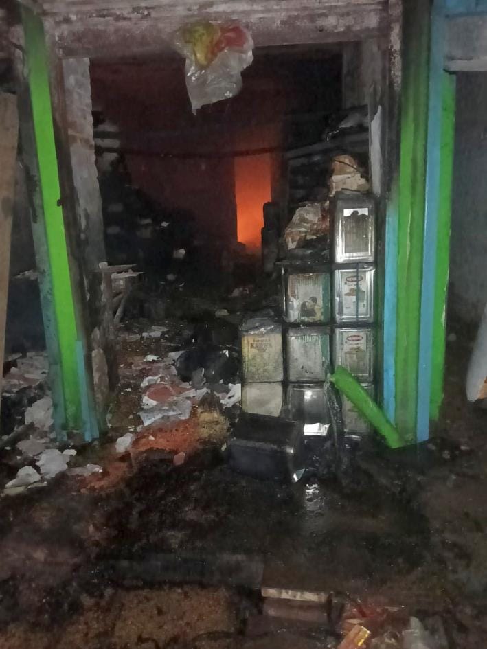 Fire broke out due to short circuit in ghee-oil shop, loss of Rs 10 lakh