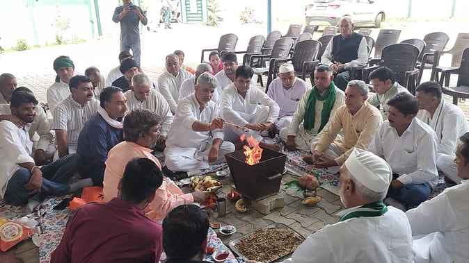 Hawan was performed on the death anniversary of late Chaudhary Ajit Singh