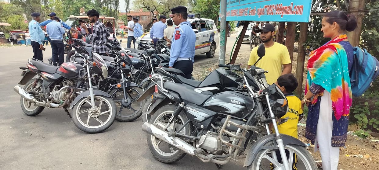 251 challans were issued for breaking traffic rules and not having documents