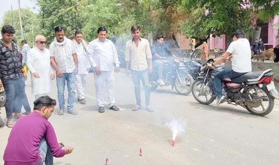 The Indian Upper Caste Organization celebrated by bursting crackers