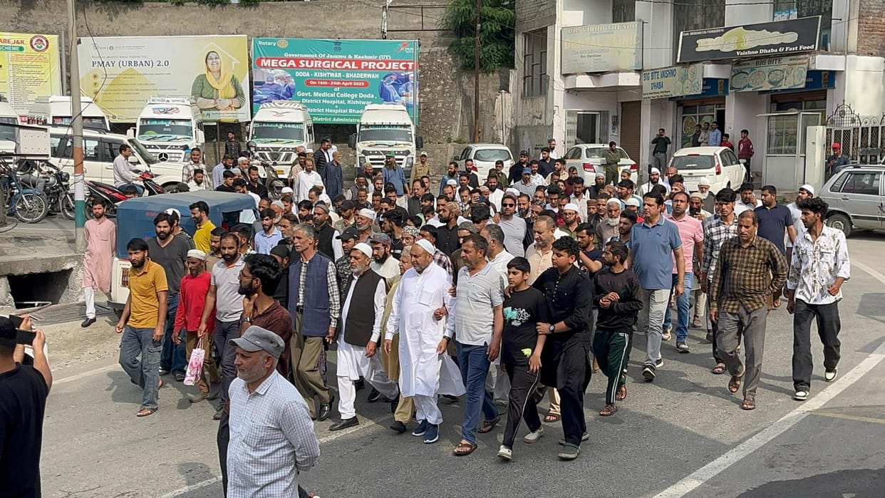 Hajj Piligrims Gone For Srinagar