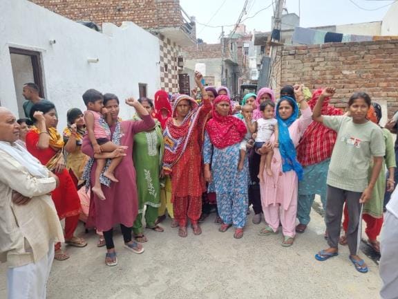 Women are angry over clogged sewers and shortage of drinking water