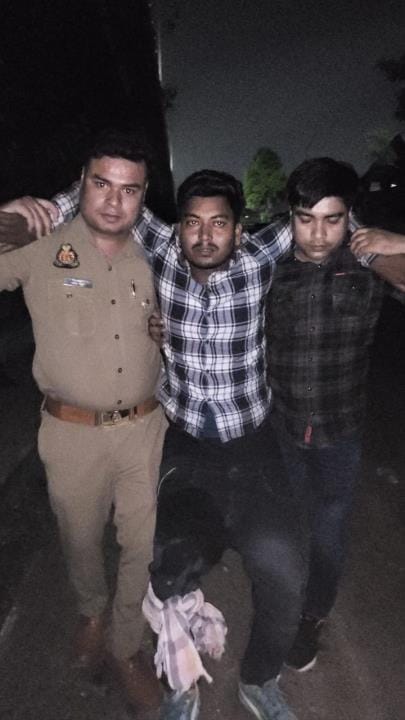 Two chain snatchers arrested in encounter, shot in leg