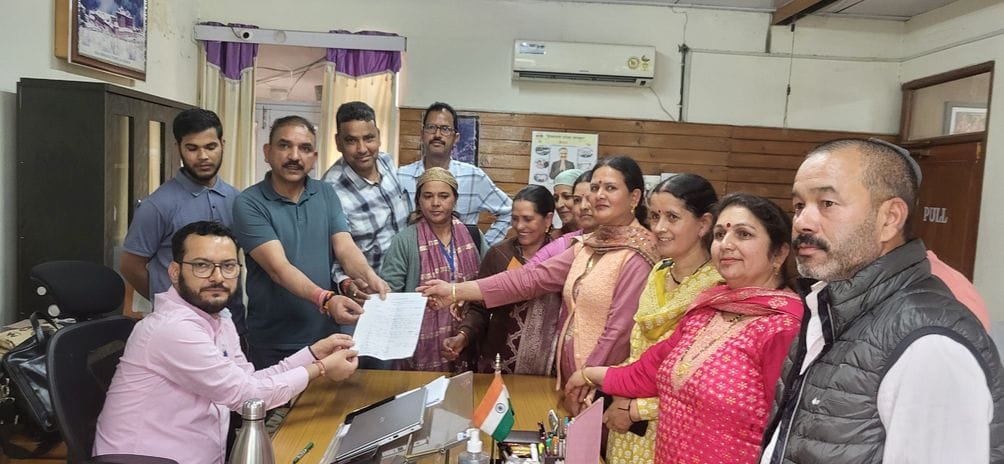 Rampur BDC Chairman-Vice Chairman, development work stuck in Rampur, members opened front