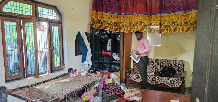 Due to enmity, a couple was attacked with a sharp weapon after entering their house