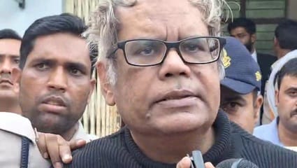 Damoh Chhattisgarh police brought Dr Narendra Yadav accused of seven deaths to Damoh