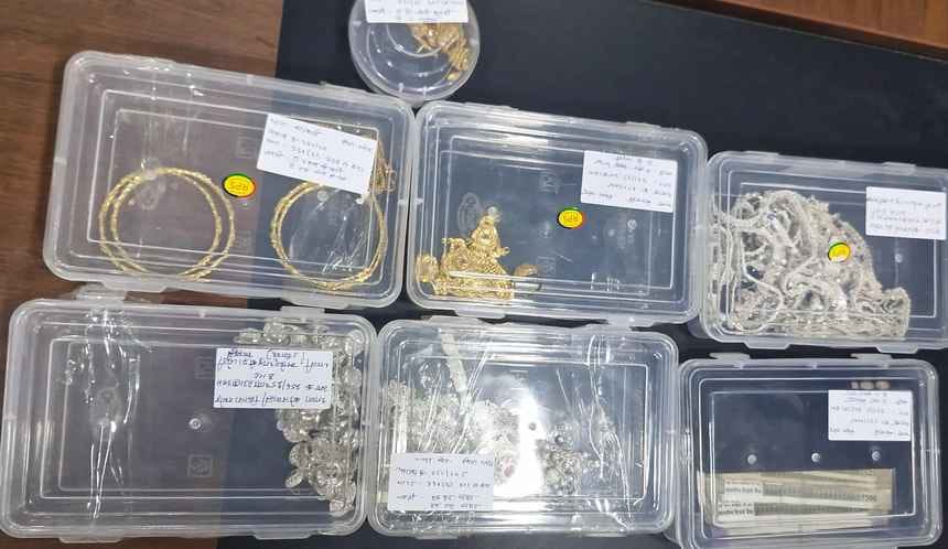 Couple arrested for cheating by selling fake jewellery