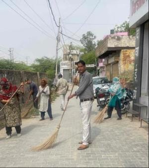 Pledged to maintain cleanliness in home and surroundings