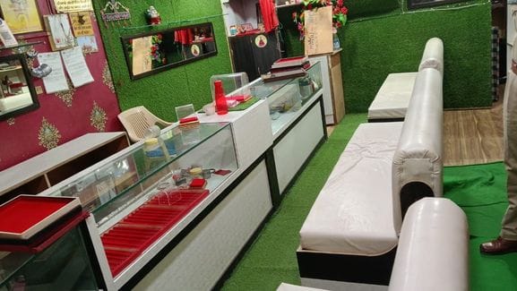 Jewellery and goods stolen from jewellers and grocery shop