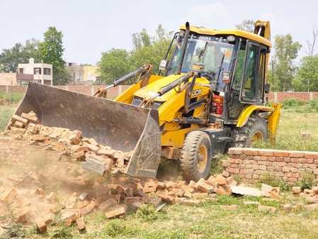 Illegal colonies were demolished in Murlipur and Kamalpur