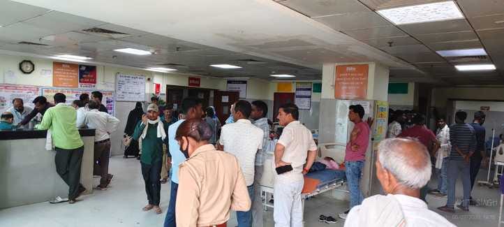 District Hospital: Fans missing, AC not working