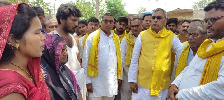 Akhilesh should declare that he will appoint a CM from Muslim community