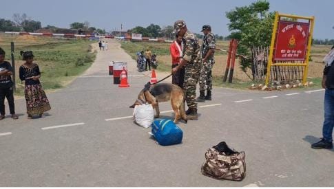 The valor of the army is discussed in every street and square of Shravasti