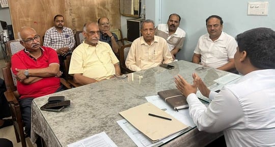 Traders met GST officer and put forth their problems