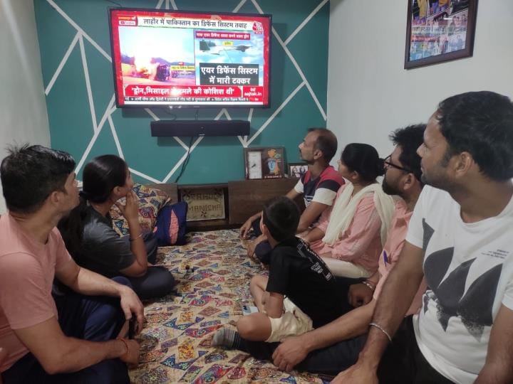 Tension on the border, eyes glued to TV all day long