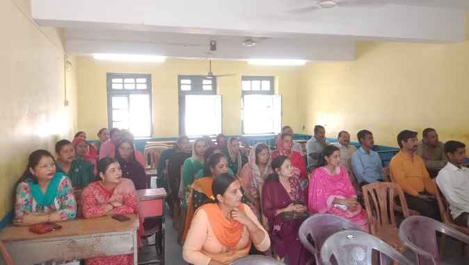 The problems and development of Ghumarvi school were discussed in the SMC meeting