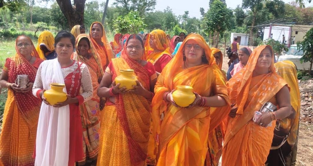 Kalash Yatra taken out amidst auspicious songs