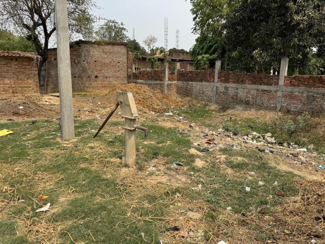 3.33 lakh withdrawn in the name of repair, hand pumps are lying damaged