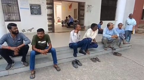 Bihar News Sasaram student studying in polytechnic college committed suicide by hanging herself investigation