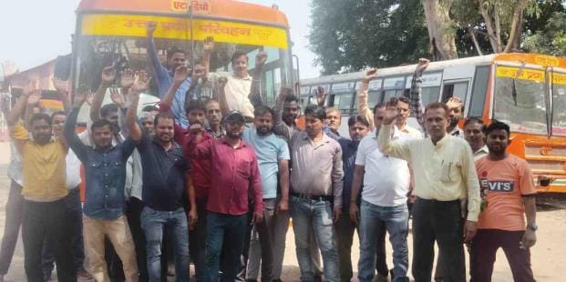 Outsourcing workers demonstrated for honorarium increase