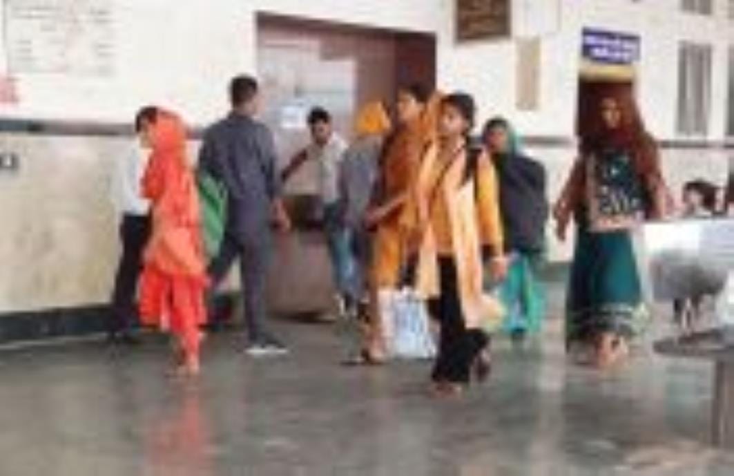 Patna special arrived 4 hours late