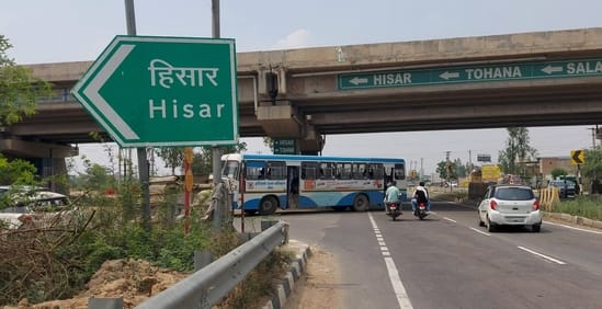 How is it correct for private and roadways buses to pass from the wrong direction