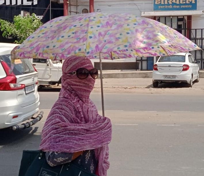 There was a cycle of sun and shade, the humidity made one sweat