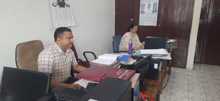 SP office Hamirpur open even on holiday, discussion on security arrangements