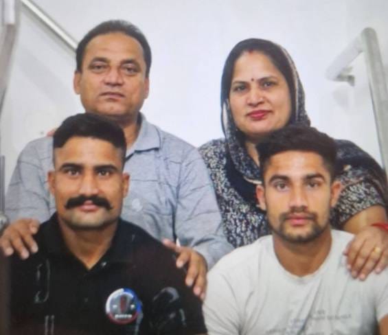 Hrithik came on a 20-day leave, returned after 10 days, his mother said- country's defence comes first
