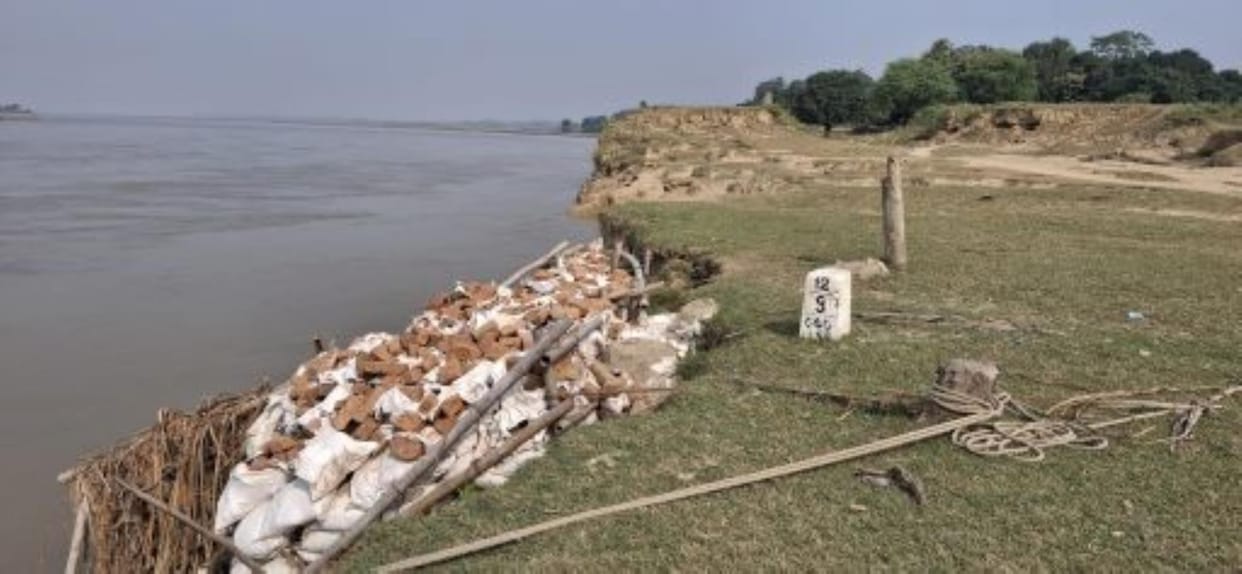 Rapti river flowing close to the border pillar