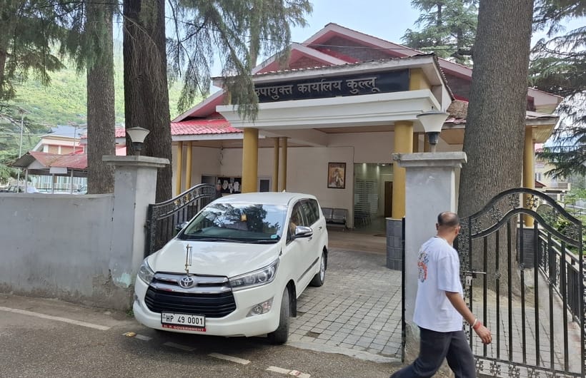 Government offices remained open in Kullu even on holidays