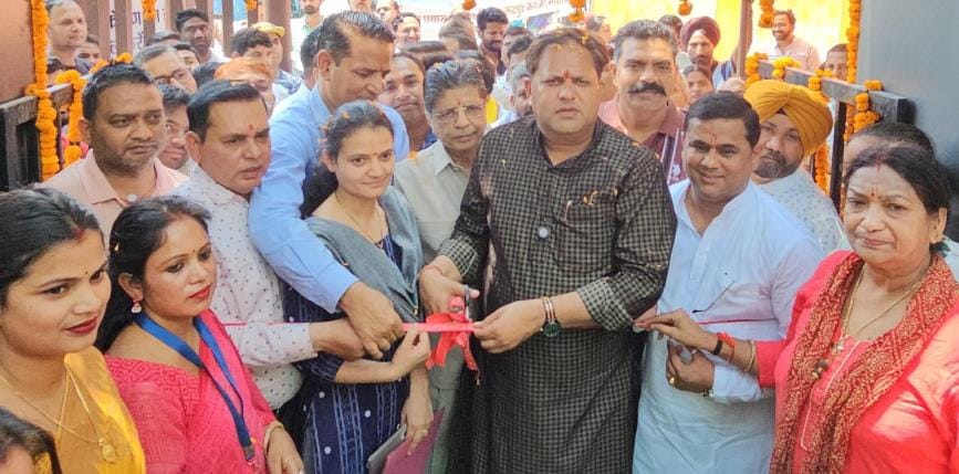 The first zonal office of the corporation opened in Awas Vikas