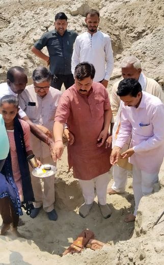 Hostel to be built in Dandara at a cost of 2.41 crores, BEO laid the foundation stone