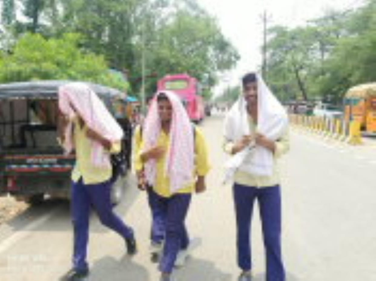 The mercury started rising again... maximum temperature reached 40 degrees, people suffering from heat