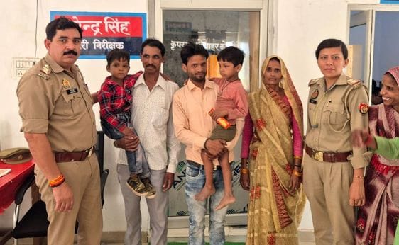 The police handed over both the children found crying to their families