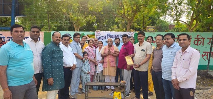 300 workers were provided with snacks