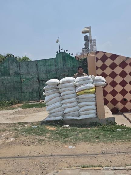 Army on the border and police ready in the district